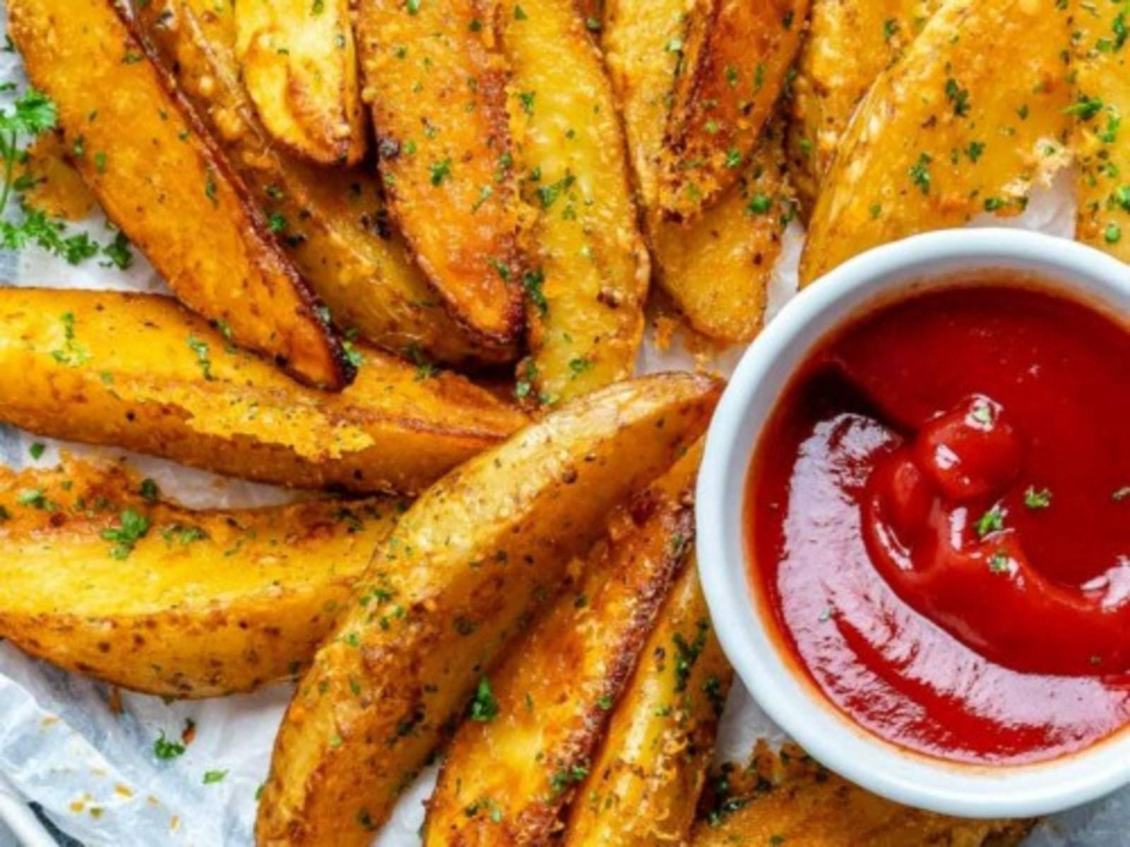 Baked Garlic Parmesan Potato Wedges - The California Olive